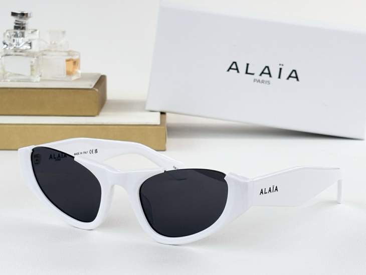 Picture of Alaia Sunglasses _SKUfw79721488fw